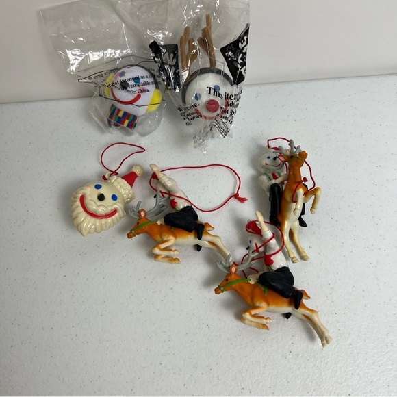 VTG Lot of 6 Jack In The Box Restaurant Items Christmas Ornaments Antenna Ball - Picture 1 of 8